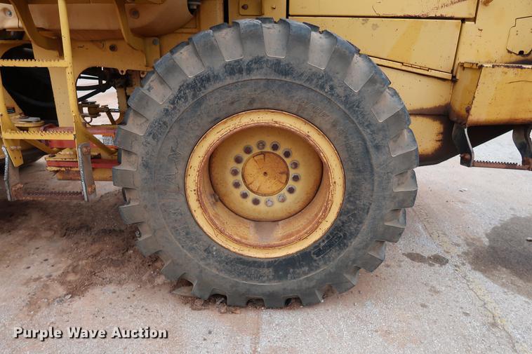 image for item DG3295 2001 John Deere 544H wheel loader
