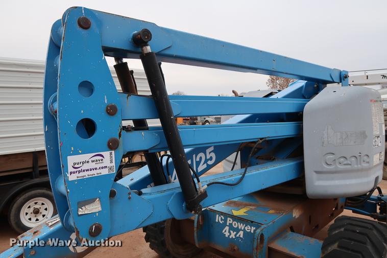 image for item DG3296 2008 Genie Z-45/25 boom lift