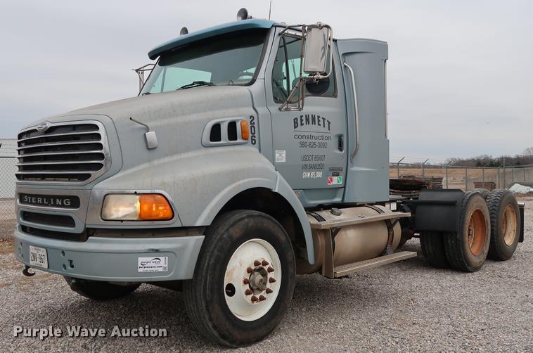 image for item DG3299 2005 Sterling A-Line semi truck