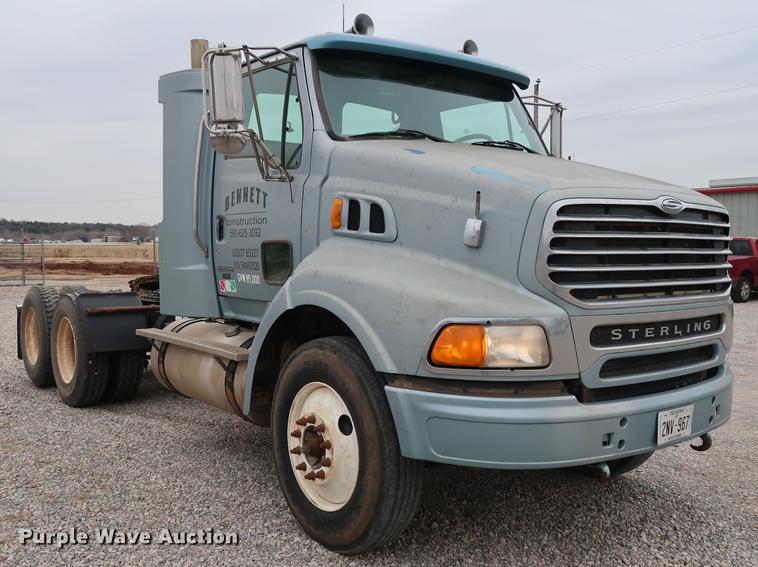 image for item DG3299 2005 Sterling A-Line semi truck