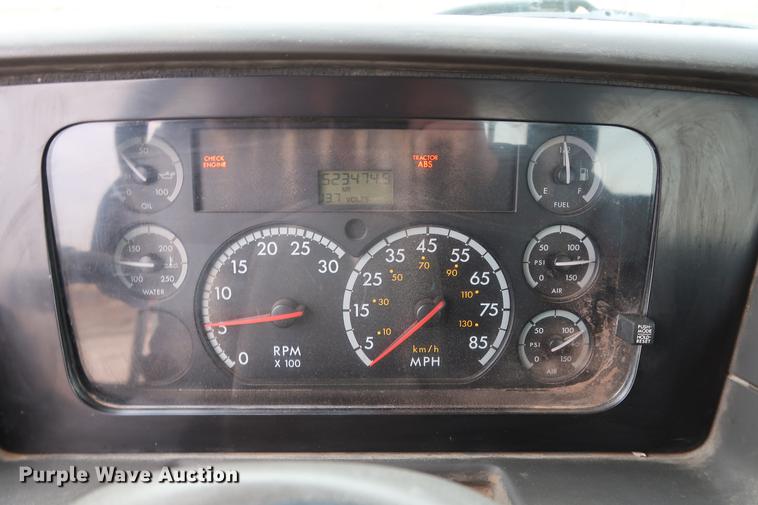 image for item DG3299 2005 Sterling A-Line semi truck