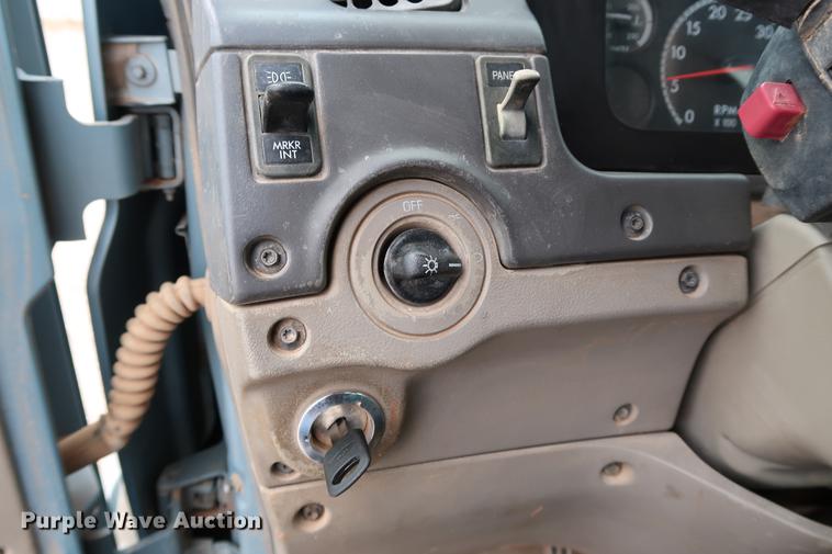 image for item DG3299 2005 Sterling A-Line semi truck