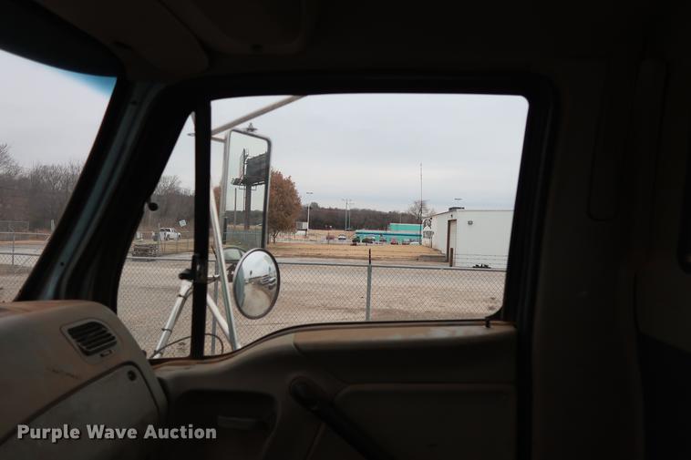 image for item DG3299 2005 Sterling A-Line semi truck