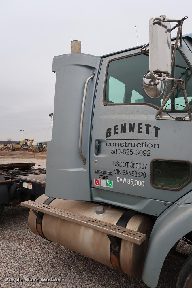 image for item DG3299 2005 Sterling A-Line semi truck