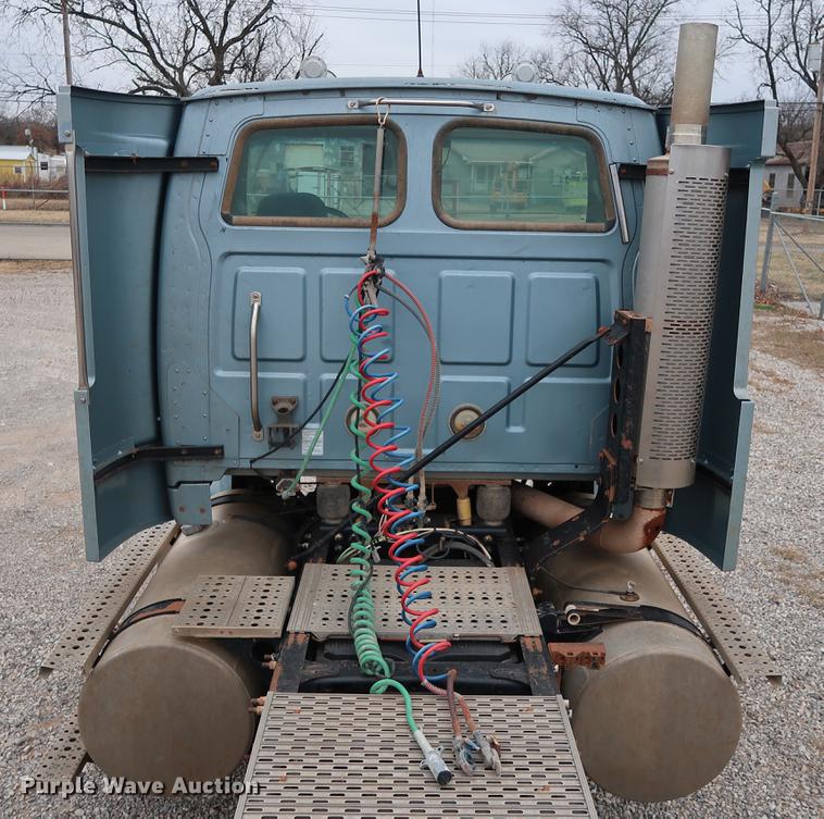 image for item DG3299 2005 Sterling A-Line semi truck