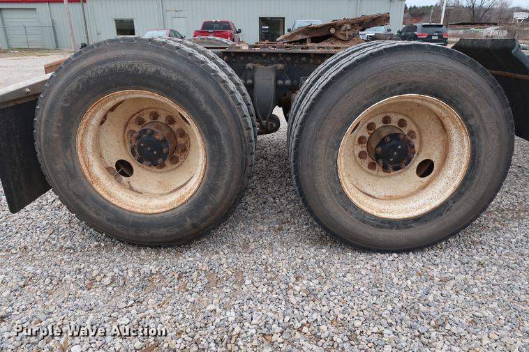 image for item DG3299 2005 Sterling A-Line semi truck