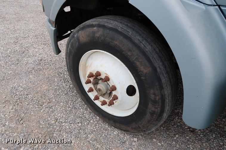 image for item DG3299 2005 Sterling A-Line semi truck