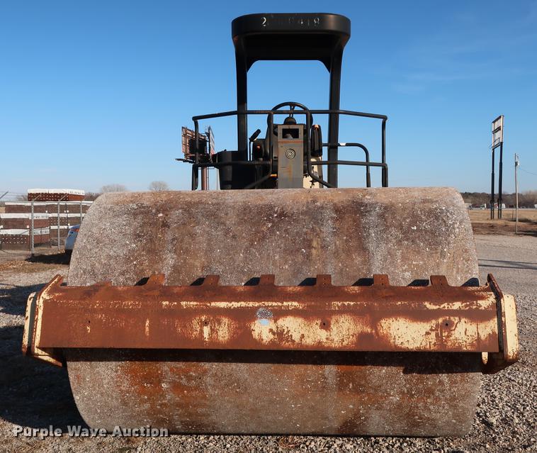 image for item DG3301 2000 Ingersoll Rand SD-100D single drum vibratory roller