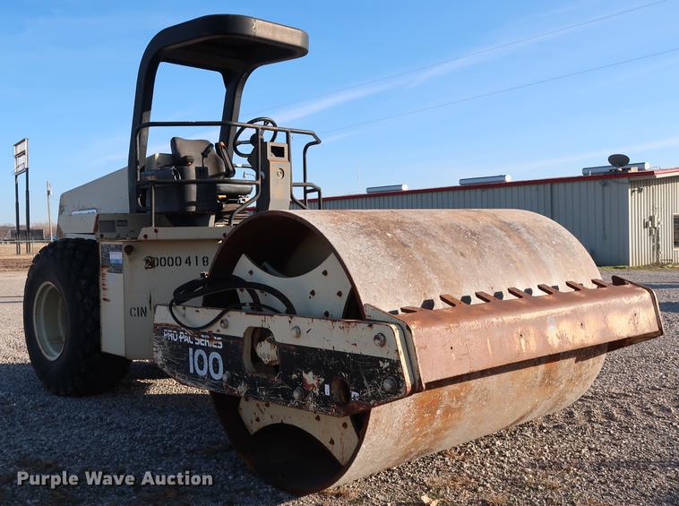 image for item DG3301 2000 Ingersoll Rand SD-100D single drum vibratory roller