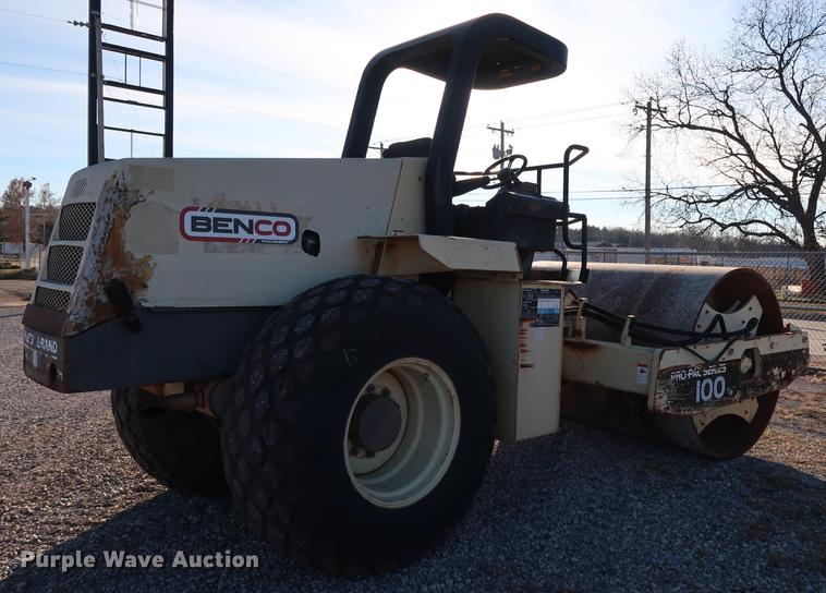 image for item DG3301 2000 Ingersoll Rand SD-100D single drum vibratory roller