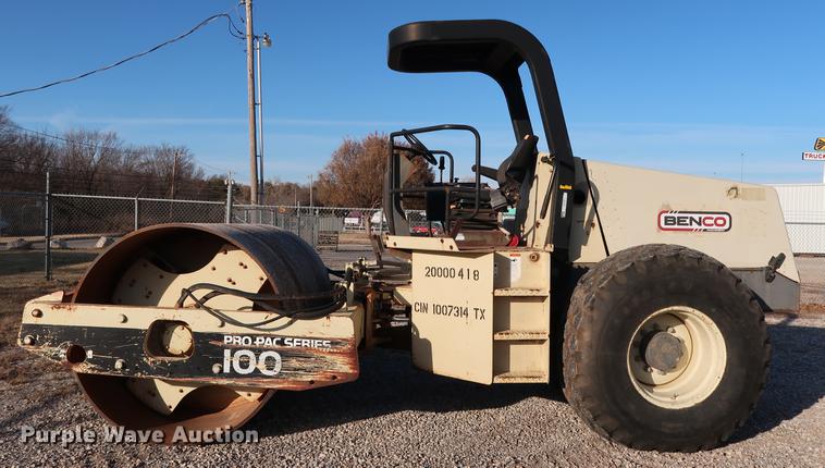 image for item DG3301 2000 Ingersoll Rand SD-100D single drum vibratory roller