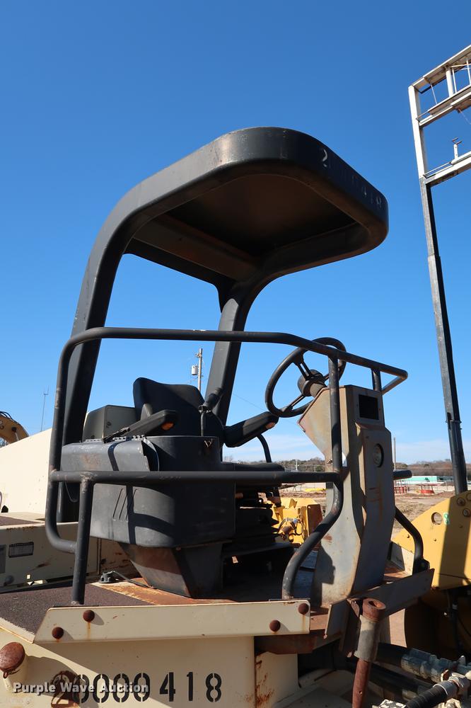 image for item DG3301 2000 Ingersoll Rand SD-100D single drum vibratory roller