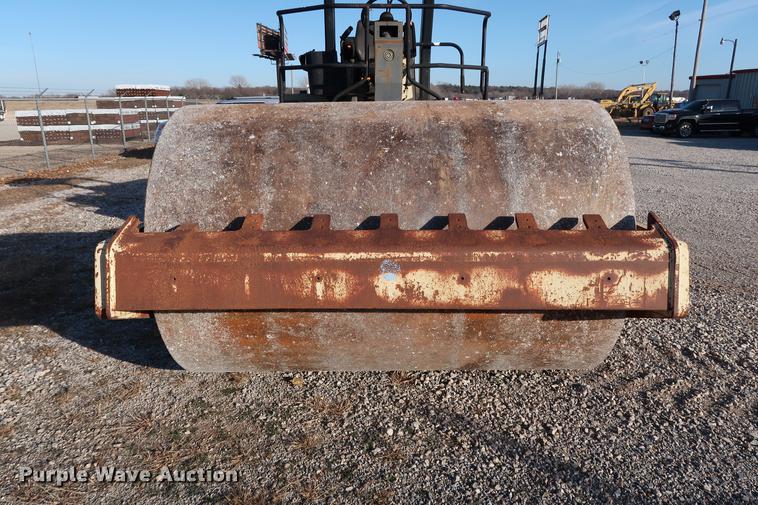 image for item DG3301 2000 Ingersoll Rand SD-100D single drum vibratory roller