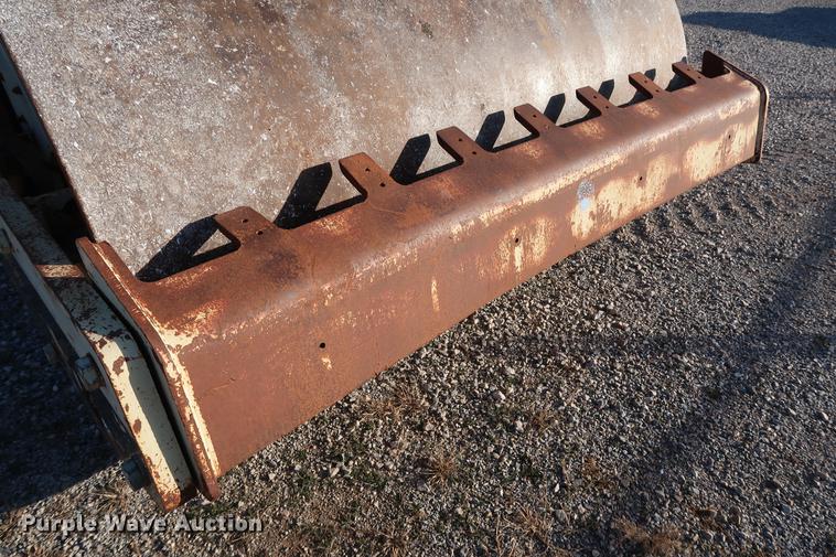 image for item DG3301 2000 Ingersoll Rand SD-100D single drum vibratory roller