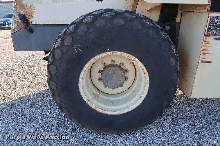 image for item DG3301 2000 Ingersoll Rand SD-100D single drum vibratory roller