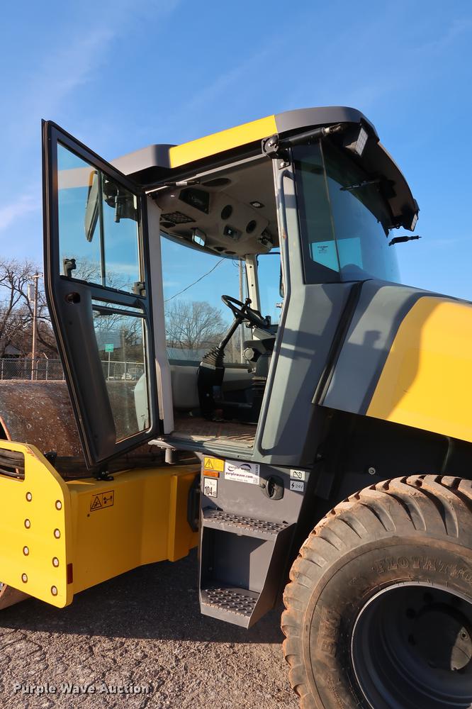 image for item DG3303 2015 Dynapac CA2500D single drum vibratory roller