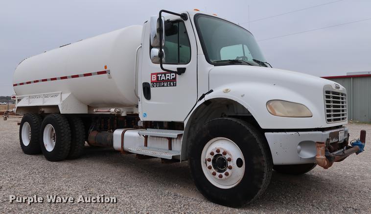 image for item DG3305 2003 Freightliner Business Class M2 water truck