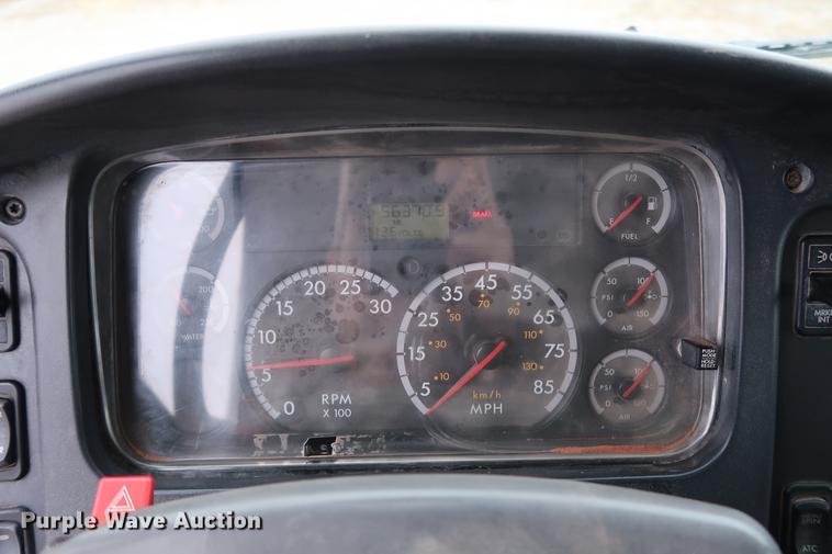 image for item DG3305 2003 Freightliner Business Class M2 water truck