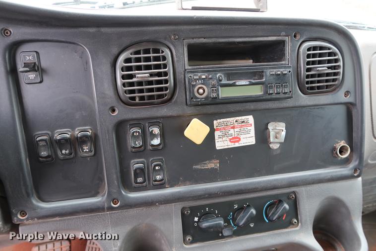 image for item DG3305 2003 Freightliner Business Class M2 water truck