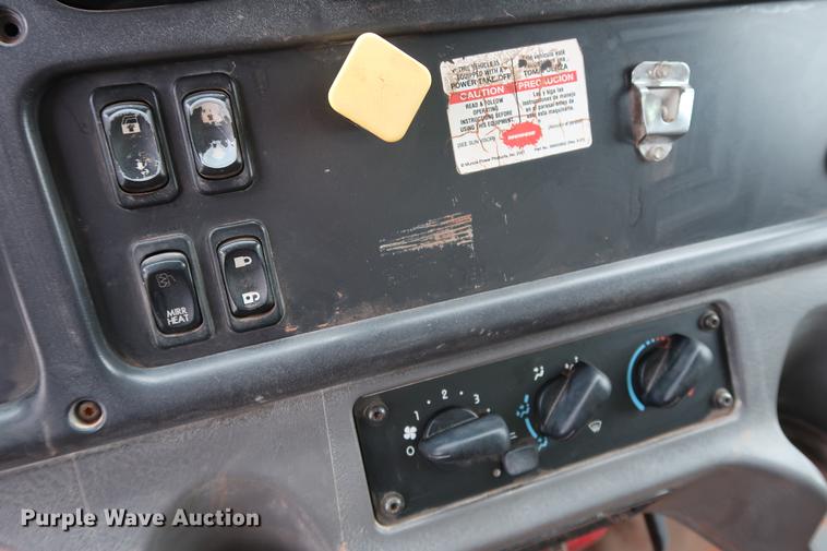 image for item DG3305 2003 Freightliner Business Class M2 water truck