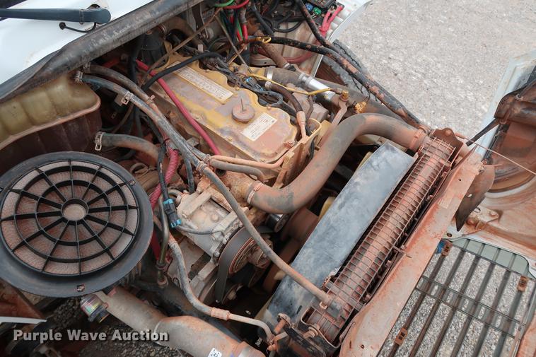 image for item DG3305 2003 Freightliner Business Class M2 water truck