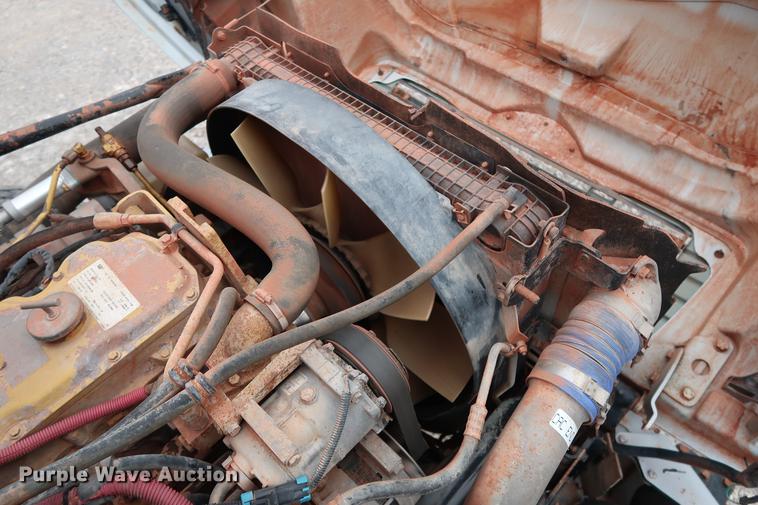 image for item DG3305 2003 Freightliner Business Class M2 water truck