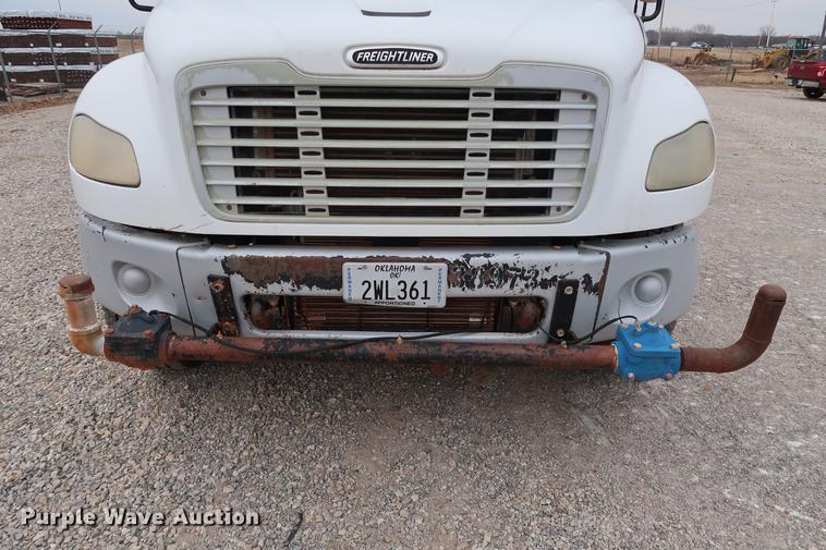 image for item DG3305 2003 Freightliner Business Class M2 water truck