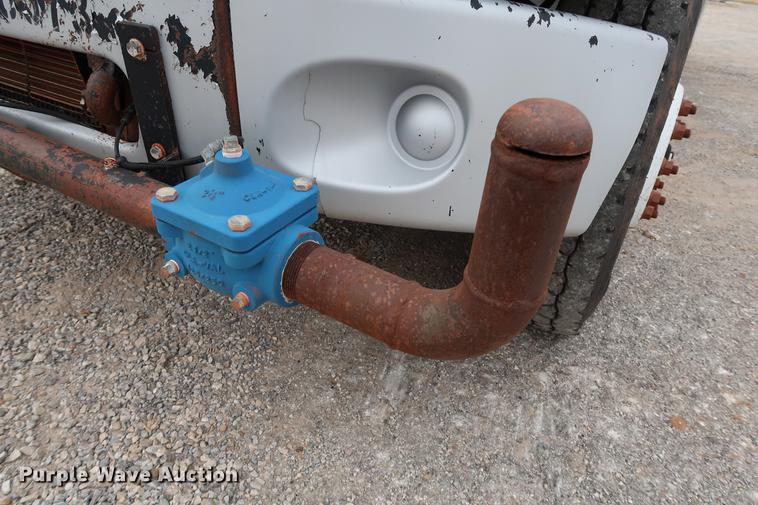 image for item DG3305 2003 Freightliner Business Class M2 water truck