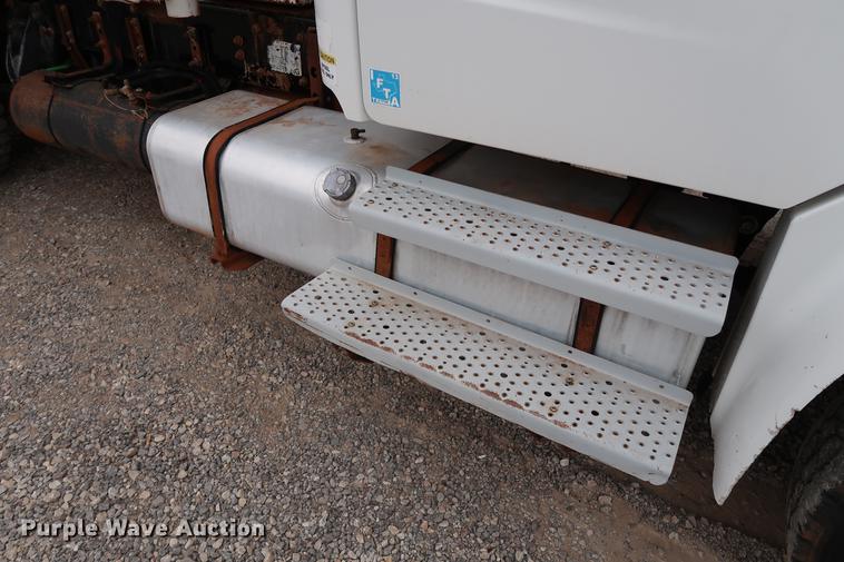 image for item DG3305 2003 Freightliner Business Class M2 water truck