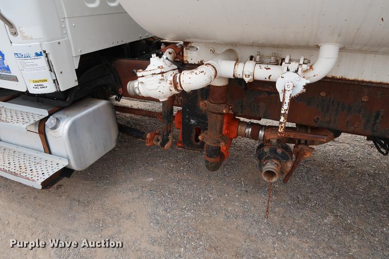 image for item DG3305 2003 Freightliner Business Class M2 water truck