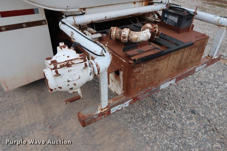 image for item DG3305 2003 Freightliner Business Class M2 water truck