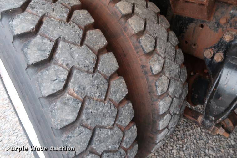 image for item DG3305 2003 Freightliner Business Class M2 water truck