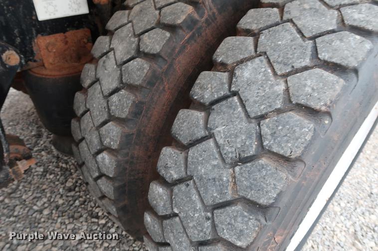 image for item DG3305 2003 Freightliner Business Class M2 water truck