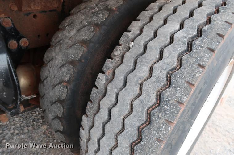 image for item DG3305 2003 Freightliner Business Class M2 water truck