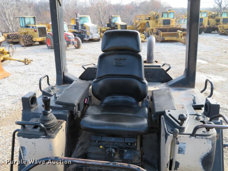 image for item DG3751 1999 Caterpillar 953C track loader