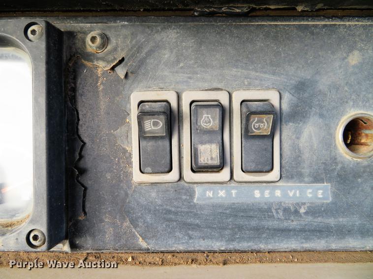 image for item DG3751 1999 Caterpillar 953C track loader