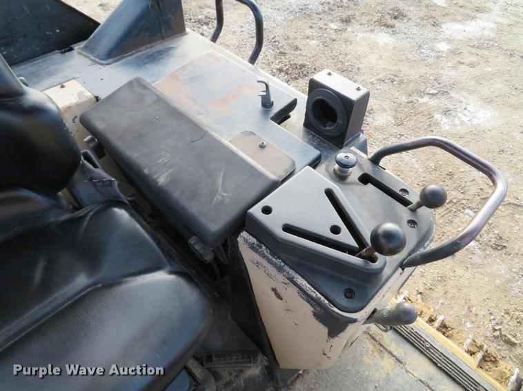 image for item DG3751 1999 Caterpillar 953C track loader