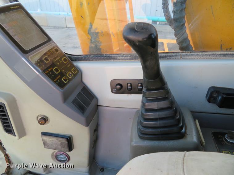 image for item DG3753 2004 Hyundai Robex 140LC-7 excavator