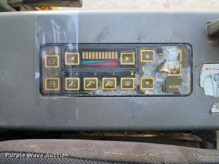 image for item DG3753 2004 Hyundai Robex 140LC-7 excavator