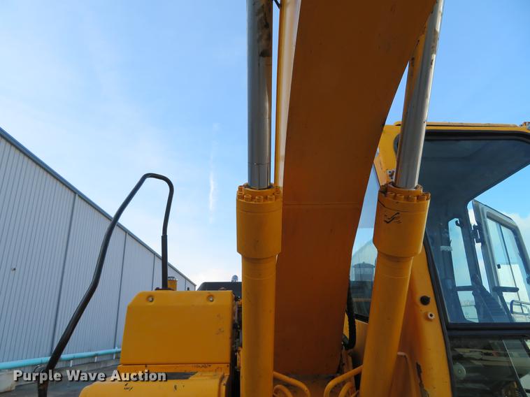 image for item DG3753 2004 Hyundai Robex 140LC-7 excavator