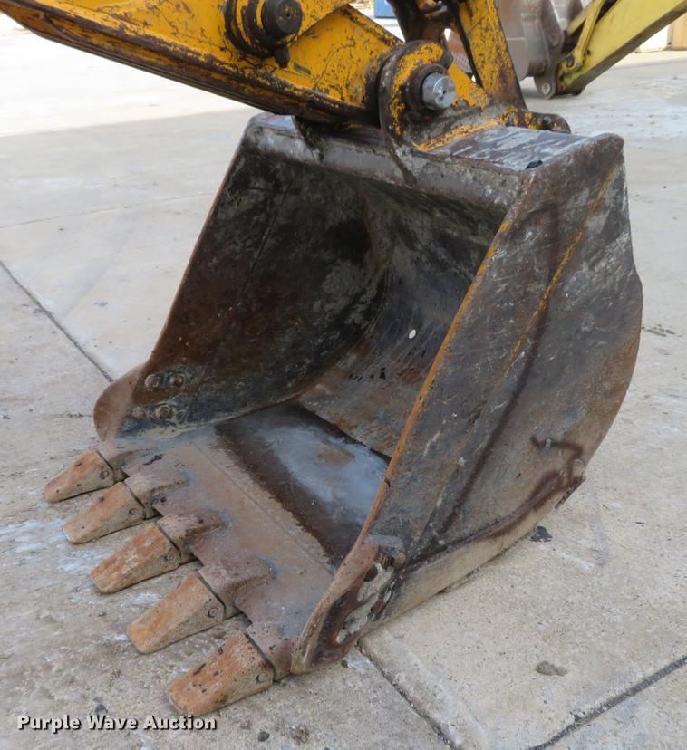 image for item DG3753 2004 Hyundai Robex 140LC-7 excavator