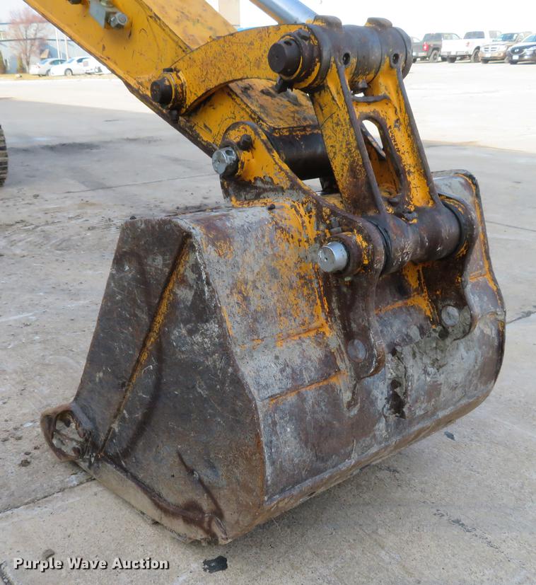 image for item DG3753 2004 Hyundai Robex 140LC-7 excavator
