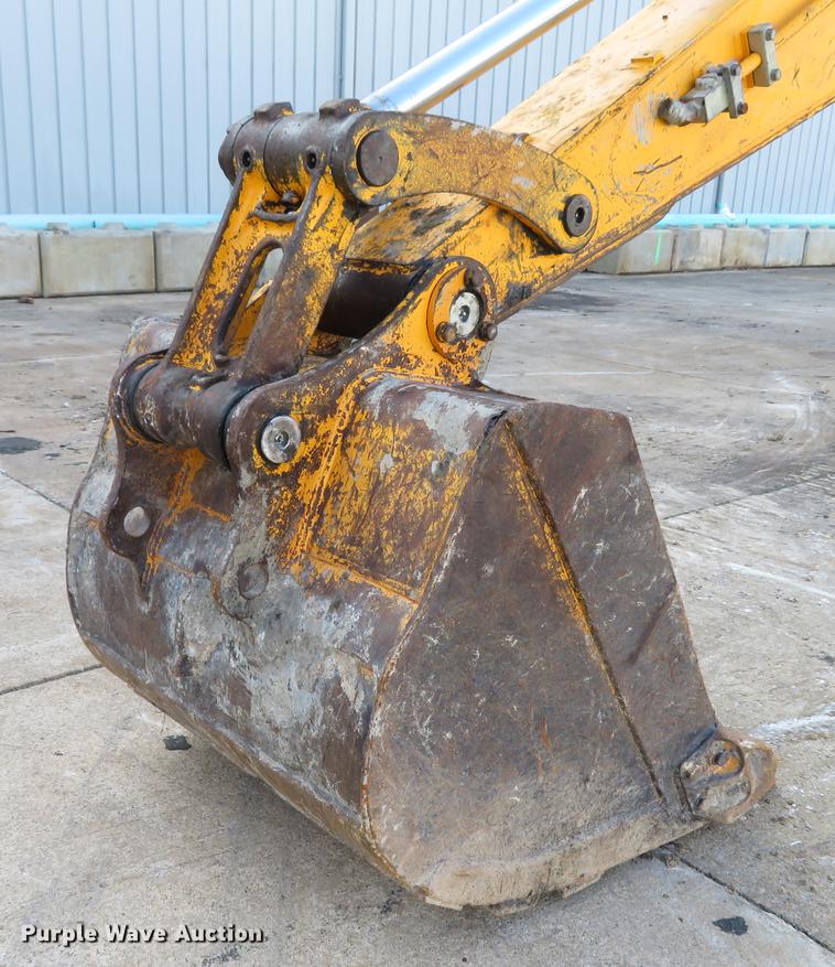 image for item DG3753 2004 Hyundai Robex 140LC-7 excavator