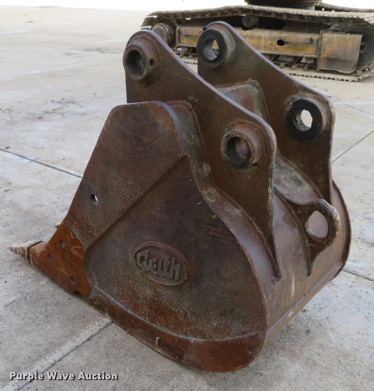 image for item DG3753 2004 Hyundai Robex 140LC-7 excavator