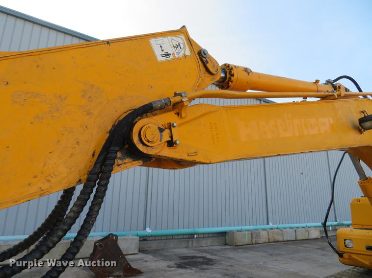 image for item DG3753 2004 Hyundai Robex 140LC-7 excavator