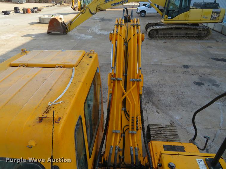 image for item DG3753 2004 Hyundai Robex 140LC-7 excavator