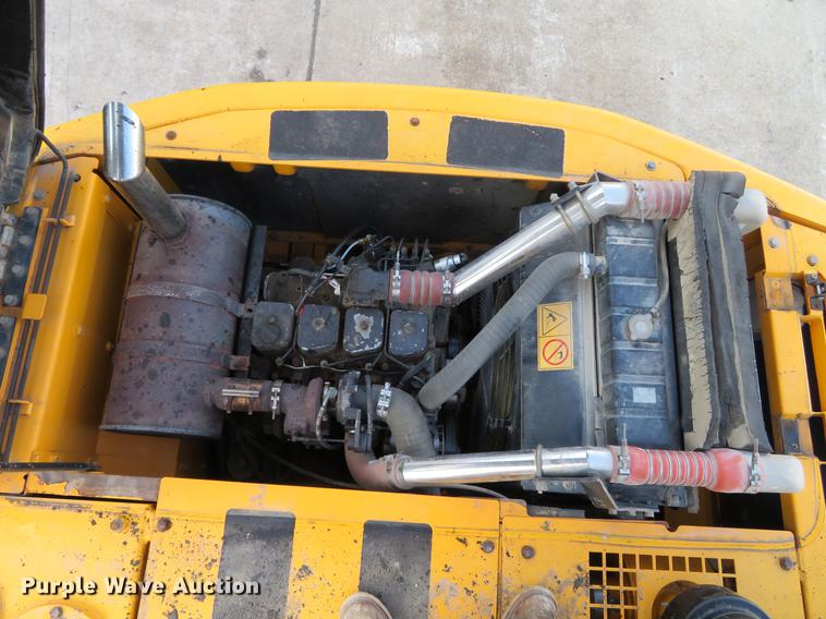 image for item DG3753 2004 Hyundai Robex 140LC-7 excavator