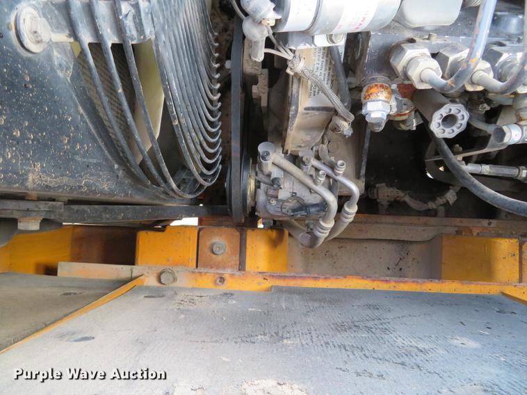 image for item DG3753 2004 Hyundai Robex 140LC-7 excavator