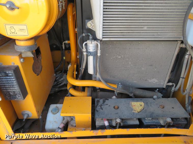 image for item DG3753 2004 Hyundai Robex 140LC-7 excavator