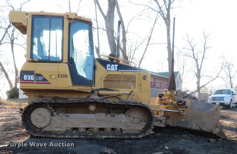 image for item DG3767 2005 Caterpillar D3G LGP dozer